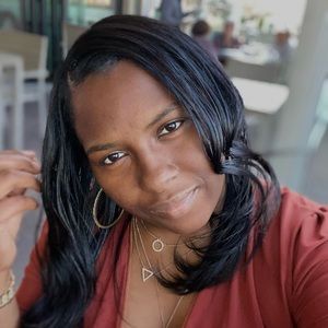 Meet your Posher, Rolanda